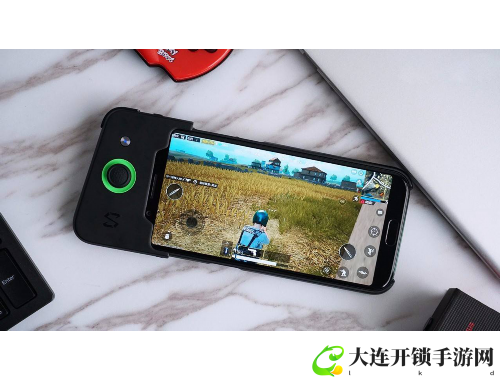 吃奶男人的生活与情感探索：从依赖到独立的心路历程